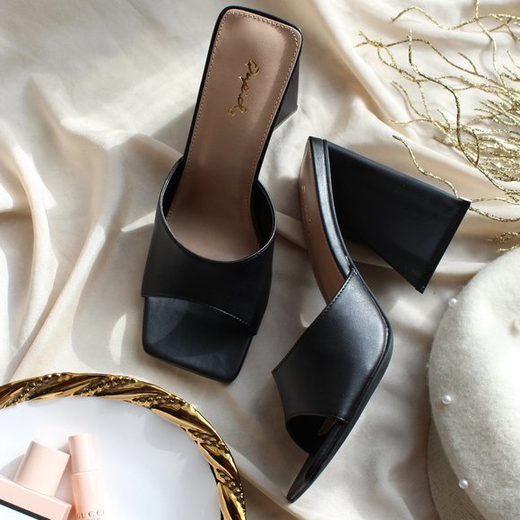 🚨FEW PAIRS LEFT//Black Block heel - Picture 2 of 7